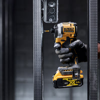 DeWALT DCF850P2T Compacte accu slagschroevendraaier 205Nm 18V XR 5.0Ah in TSTAK - - - Mastertools.nl