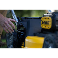 DeWALT DCMWSP156N Accu Grasmaaier 53cm met Wielaandrijving 2x18V Basic Body - 5035048809235 - DCMWSP156N-XJ - Mastertools.nl