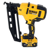 DeWALT DCN660P2 Accu Afwerktacker 16Ga 18V XR 5.0Ah in Koffer - 5035048558409 - DCN660P2-QW - Mastertools.nl