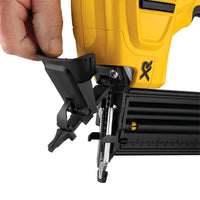 DeWALT DCN680D2 Accu Afwerktacker 18Ga 18V XR 2.0Ah in TSTAK - - - Mastertools.nl