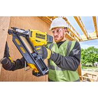 DeWALT DCN930P2 Accu constructie tacker enkelshot + bumpfire 18V XR 5.0Ah in TSTAK - 5902013967903 - DCN930P2-QW - Mastertools.nl