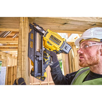 DeWALT DCN930P2 Accu constructie tacker enkelshot + bumpfire 18V XR 5.0Ah in TSTAK - 5902013967903 - DCN930P2-QW - Mastertools.nl