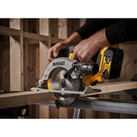 DeWALT DCS565N Accu Cirkelzaag 165mm 18V XR Basic Body - 5035048739969 - DCS565N-XJ - Mastertools.nl