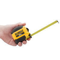 DeWALT DWHT38128-0 COMPACT Rolbandmaat 8m x 28mm - 3253560381288 - DWHT38128-0 - Mastertools.nl