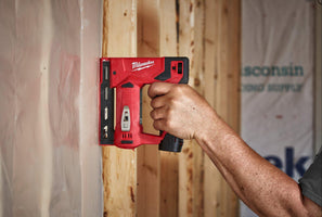 Milwaukee M12 BST-202X Accu Niettacker 12V 2.0Ah in HD Box - 4933459635 - 4058546028077 - 4933459635 - Mastertools.nl