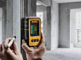 DeWALT DCE089D1GTRID Zelfniv Kruislijnlaser Groen 10.8V 2.0Ah XR Li-ion + Statief DE0881T + Detector DE0892G - - - Mastertools.nl