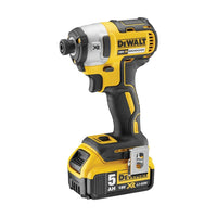 DeWALT DCF887P2 Accu slagschroevendraaier 205Nm 18V XR 5.0Ah in TSTAK - 5035048616079 - DCF887P2-QW - Mastertools.nl