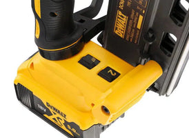 DeWALT DCN692P2 Accu Constructietacker 18V 5.0Ah XR Li-ion - 5035048467770 - DCN692P2-QW - Mastertools.nl