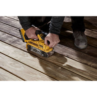 DeWALT DCW220N Accu Bandschuurmachine 75x533mm Brushless 18V XR Basic Body - 5035048793831 - DCW220N-XJ - Mastertools.nl