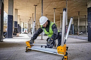 DeWALT DE7033 Onderstel voor afkortzaag incl. Montagebeugels - - - Mastertools.nl