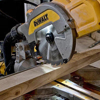 DeWALT DWS777 Afkort-/Verstekzaag met XPS 216mm 1800W - - - Mastertools.nl