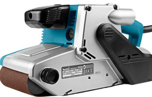 Makita 9404 Bandschuurmachine in doos - - - Mastertools.nl