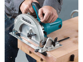 Makita HS7601J Cirkelzaag in Mbox - 0088381686129 - HS7601J - Mastertools.nl