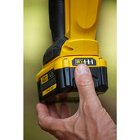 Stanley SFMCHT855M1 FATMAX® V20 Accu Heggenschaar 55cm 18V 4.0Ah - 5035048727003 - SFMCHT855M1-QW - Mastertools.nl