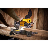 Stanley SFMCS701M1 FATMAX® V20 Accu Afkortzaag 18V 4.0Ah - 5035048724408 - SFMCS701M1-QW - Mastertools.nl