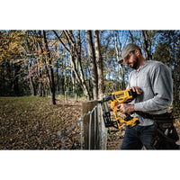 DeWALT DCFS950N Accu Constructietacker voor hekwerk 9Ga 18V Basic Body - 5035048699850 - DCFS950N-XJ - Mastertools.nl