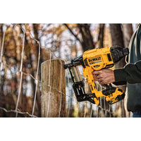 DeWALT DCFS950N Accu Constructietacker voor hekwerk 9Ga 18V Basic Body - 5035048699850 - DCFS950N-XJ - Mastertools.nl