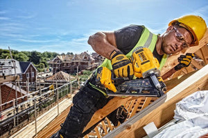 DeWALT DCN692P2 Accu Constructietacker 18V 5.0Ah XR Li-ion - 5035048467770 - DCN692P2-QW - Mastertools.nl