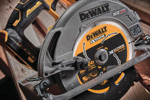 DeWALT DCS573NT FLEXVOLT Advantage Accu Cirkelzaag 190mm 18V XR Basic Body in TSTAK - 5035048739532 - DCS573NT-XJ - Mastertools.nl