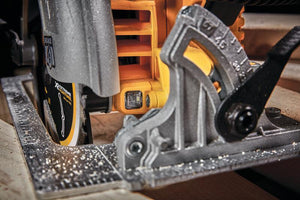 DeWALT DCS573NT FLEXVOLT Advantage Accu Cirkelzaag 190mm 18V XR Basic Body in TSTAK - 5035048739532 - DCS573NT-XJ - Mastertools.nl