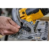 DeWALT DWE576K Cirkelzaag 1600W in Koffer + DWS5022 Geleiderail 1500mm - 5035048377581 - DWE576K-QS - Mastertools.nl