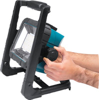 Makita DEADML805 Accu LED Bouwlamp 18V / 230V - 0088381699303 - DEADML805 - Mastertools.nl