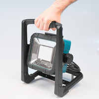 Makita DEADML805 Accu LED Bouwlamp 18V / 230V - 0088381699303 - DEADML805 - Mastertools.nl