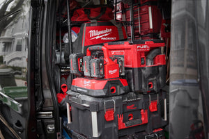 Milwaukee M18 PC6 PACKOUT™ Dual-Bay Snellader 18V - 4932480162 - 4058546404475 - 4932480162 - Mastertools.nl